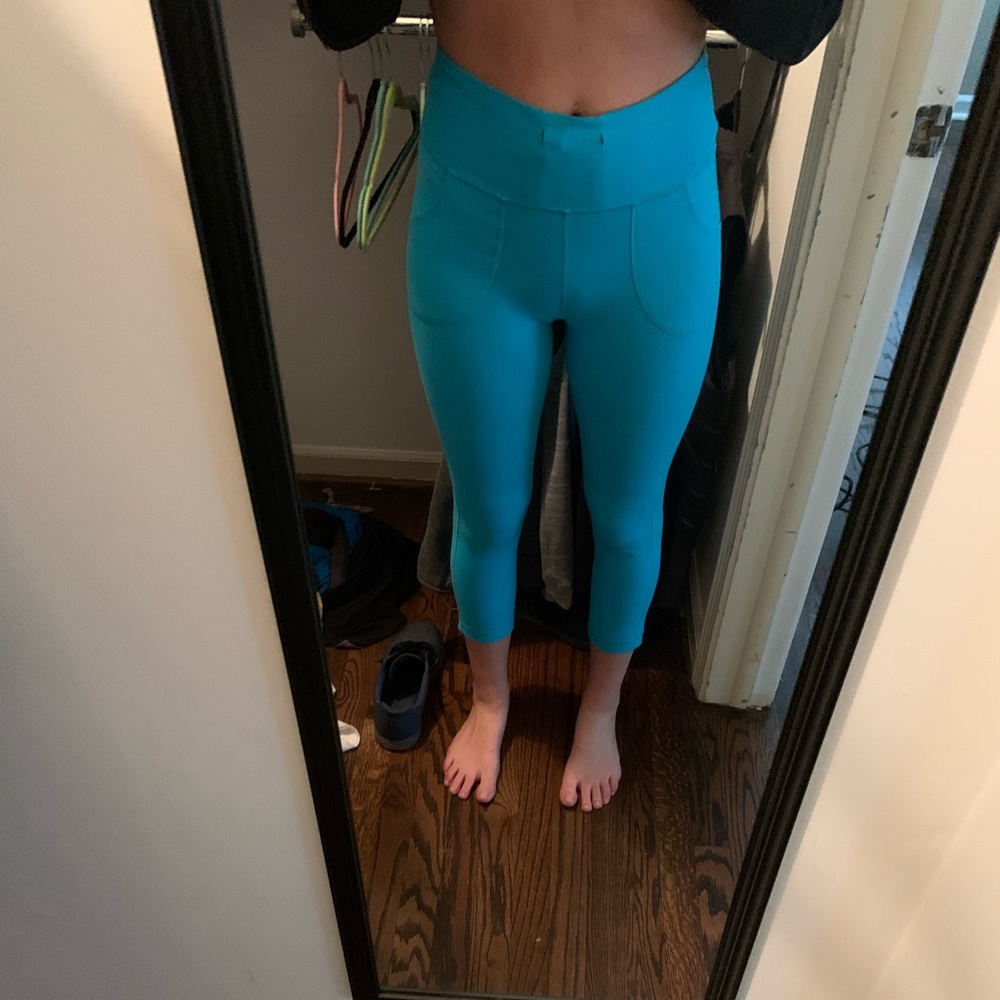 Lululemon crops